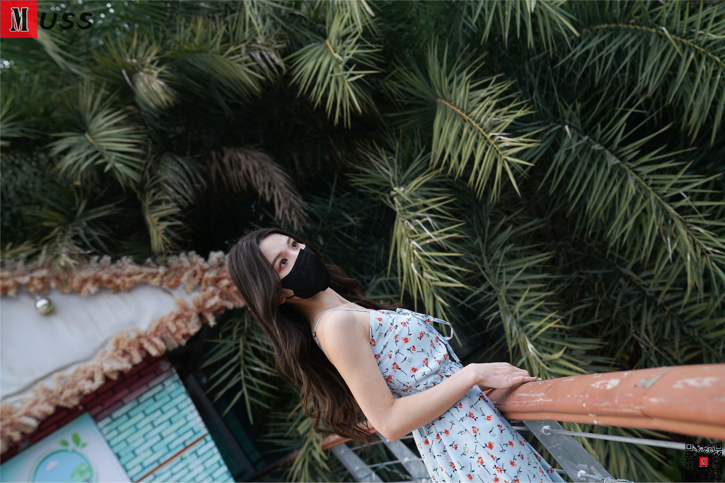 MussGirl慕丝女郎  NO.257-户外碎花裙肉丝美女